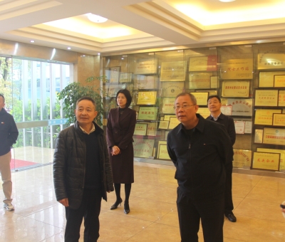 國家稅務(wù)總局九江市稅務(wù)局黨委副書記、副局長孫暉等領(lǐng)導(dǎo)蒞臨仙客來公司調(diào)研