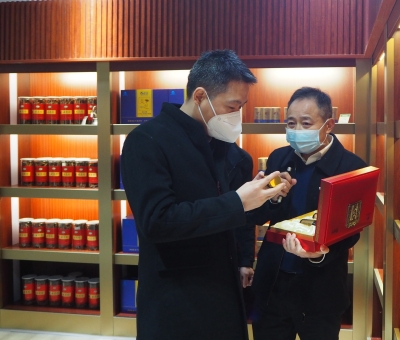 市委常委、市紀委書記熊明一行到仙客來公司走訪慰問并調研食品安全工作